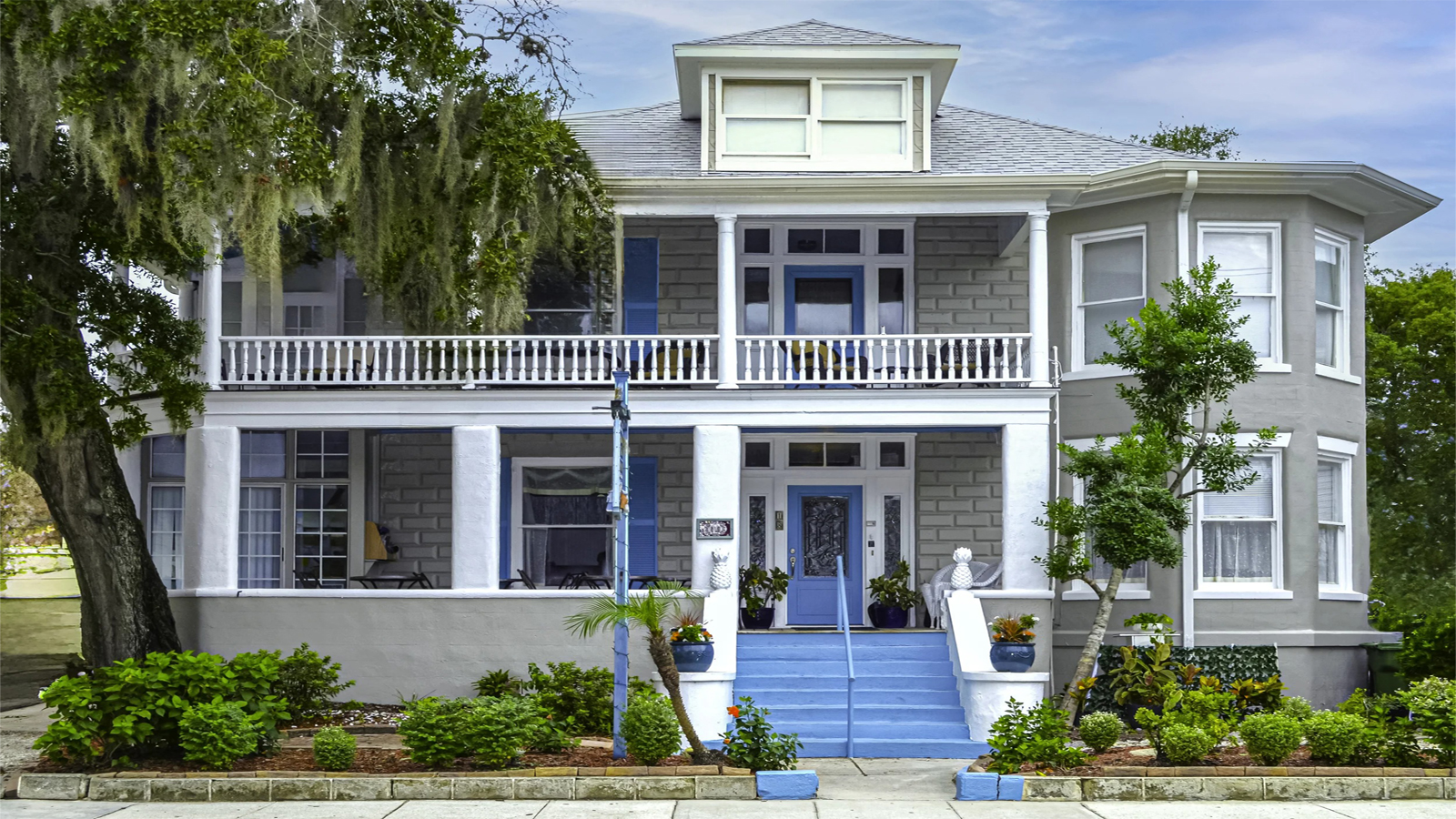 Beautiful Hotel Exterior